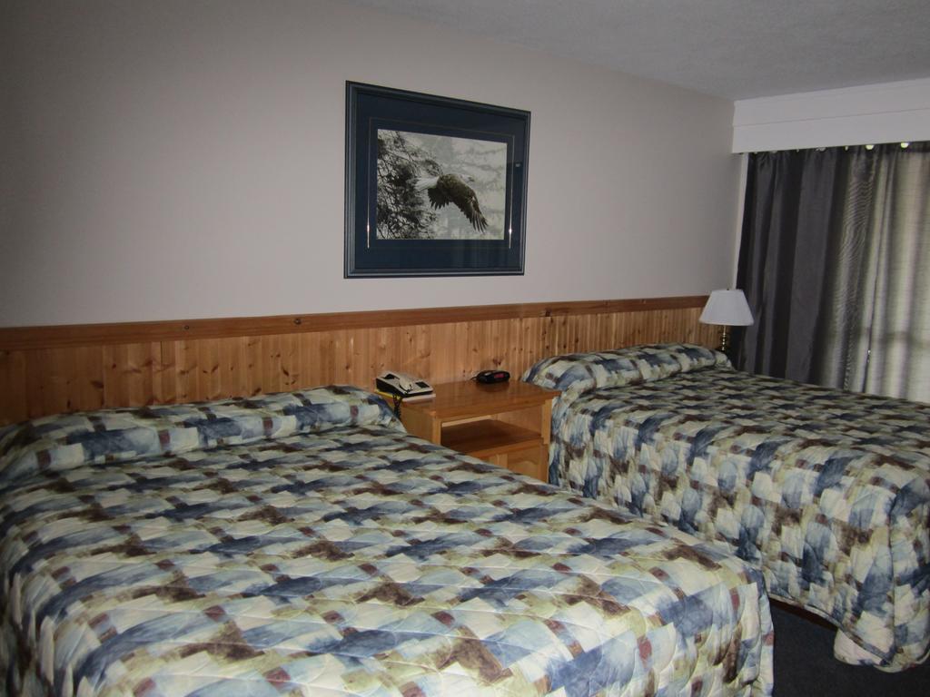 ويليامز ليك Lakeside Motel المظهر الخارجي الصورة