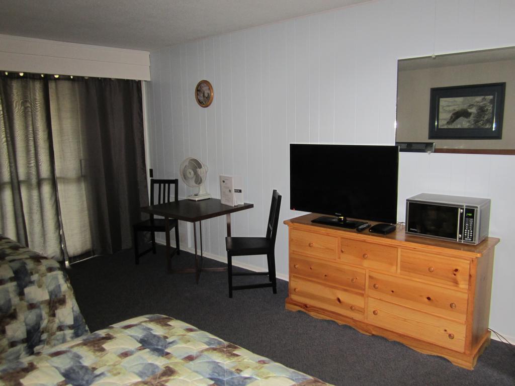 ويليامز ليك Lakeside Motel المظهر الخارجي الصورة