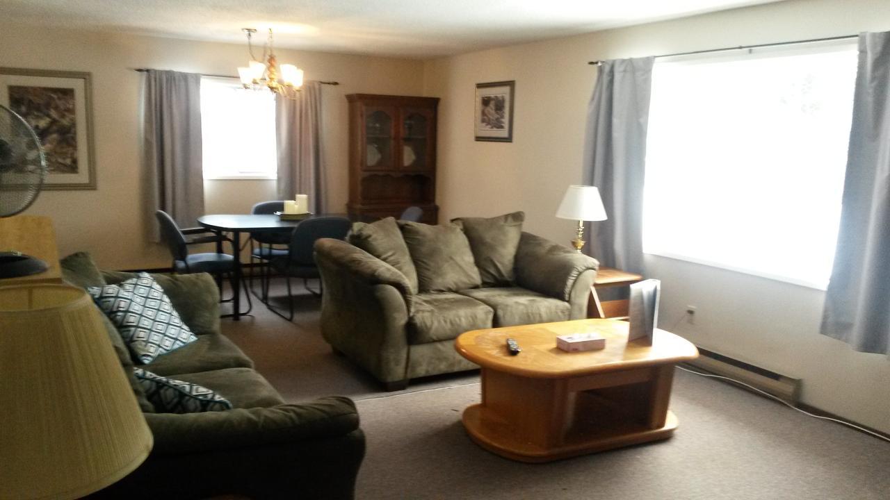 ويليامز ليك Lakeside Motel المظهر الخارجي الصورة